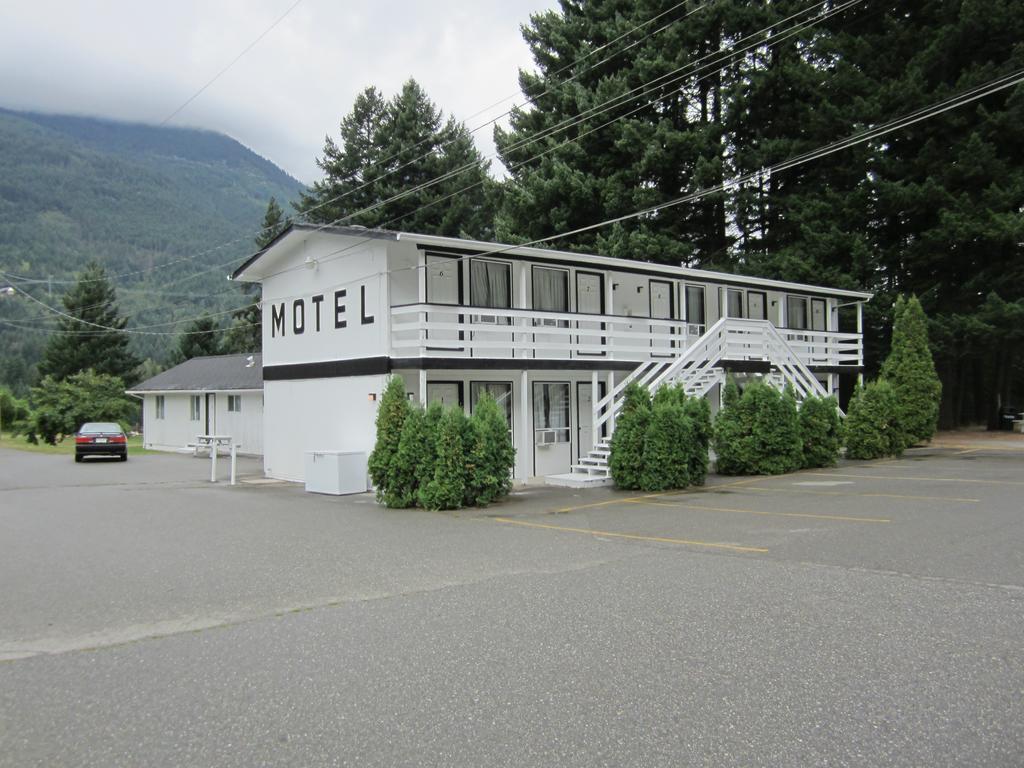 The Mighty Fraser Motel Boston Bar Exterior foto
